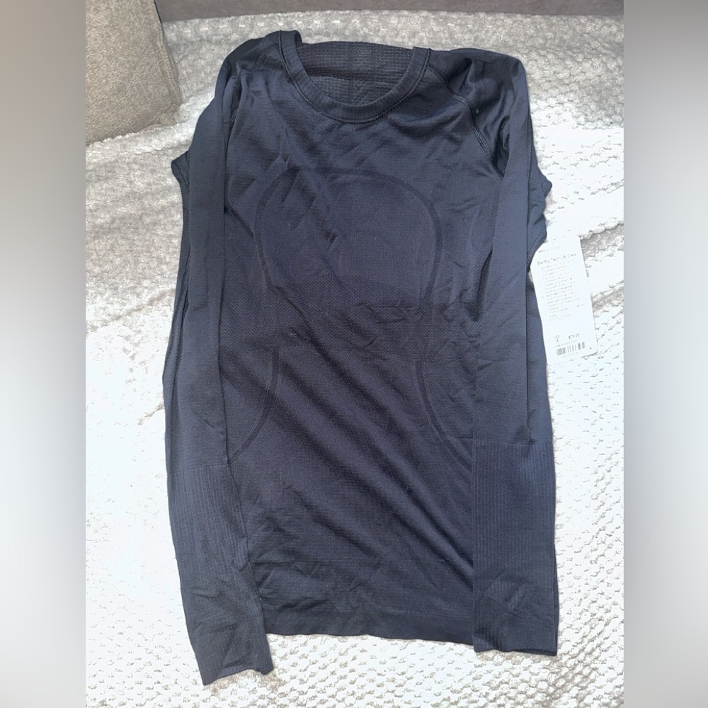 lululemon athletica Navy Swiftly Tech LS Crew. NWT sz 8